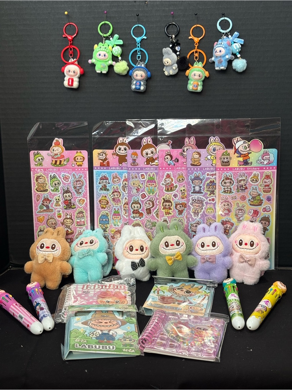 LUBUBU MONSTERS BUNDLE SET, KEYRING CHARMS, STICKERS, WRISTLETS, NOTE PADS& PENS
